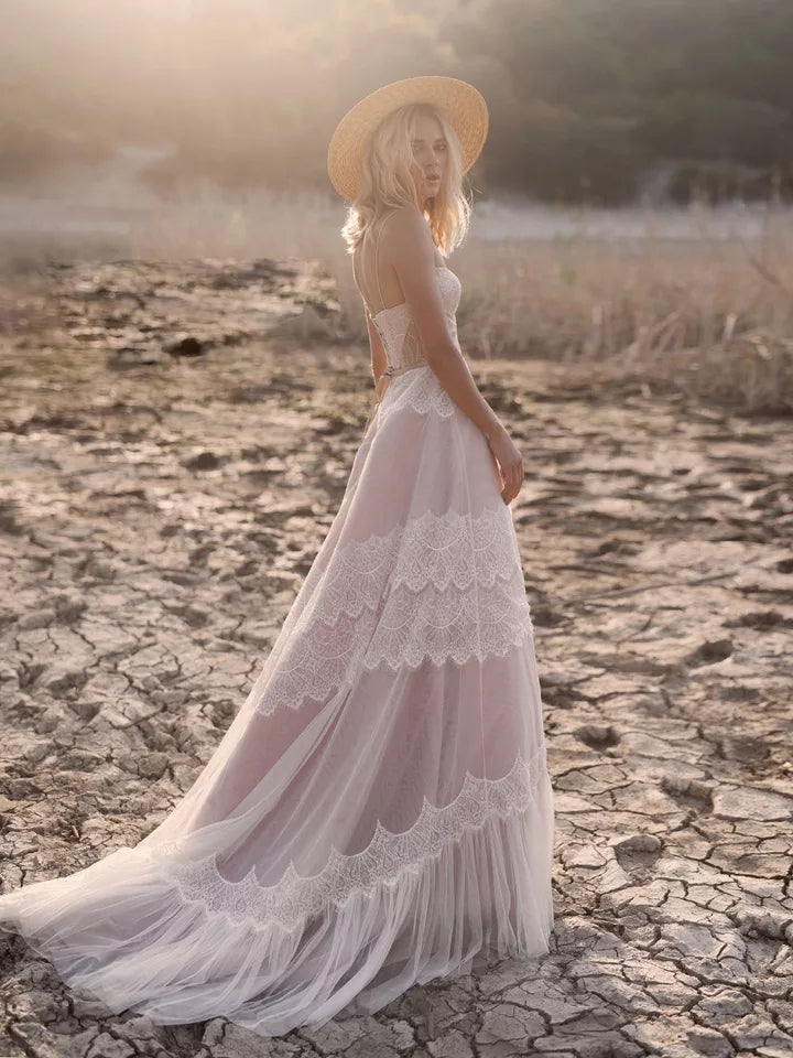 Vestido de novia con tirantes finos en línea A, Bohemio