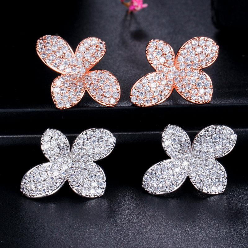 Hermosos aretes para novia en flor plata y oro rosado