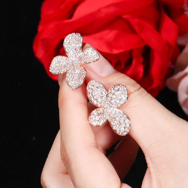 Hermosos aretes para novia en flor plata y oro rosado