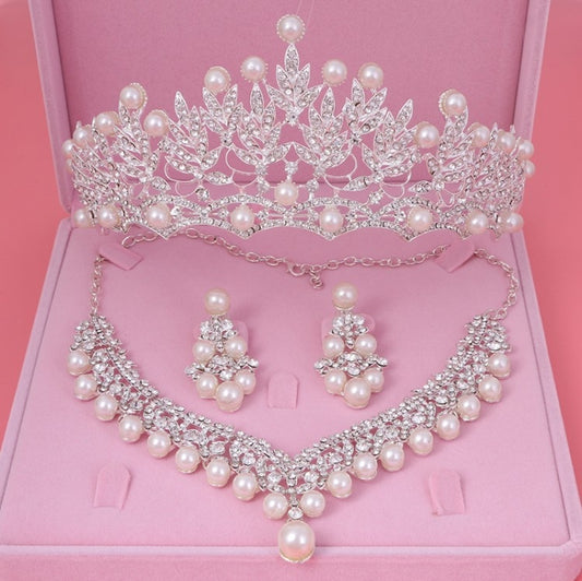 Gran variedad de tiaras y sets para novia