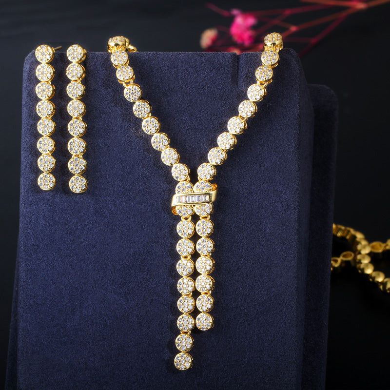 Set de joyería para novias de 3 piezas. Collar, aretes y brazalete de zirconias