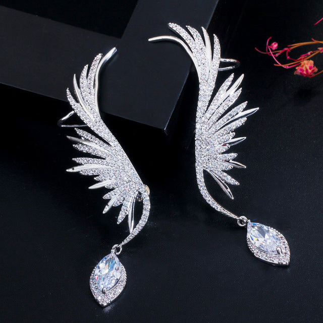 Hermosos aretes para novia de ala de ave con cristal