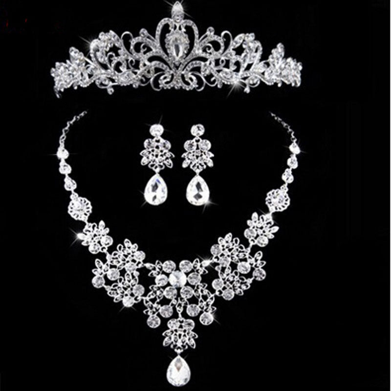 Set de tiara, aretes y collar en cristal plata