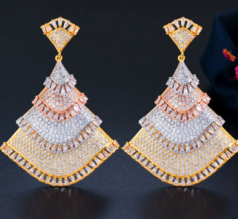 Hermosos aretes abanico para novia en 3 tonos