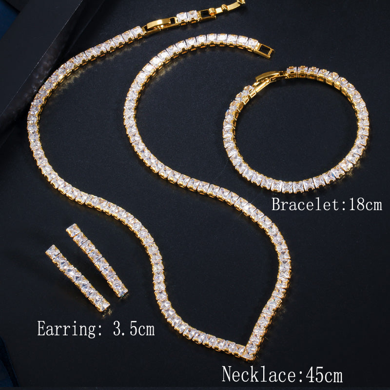 Delicado set de brazalete, collar y aretes en zirconias para novia