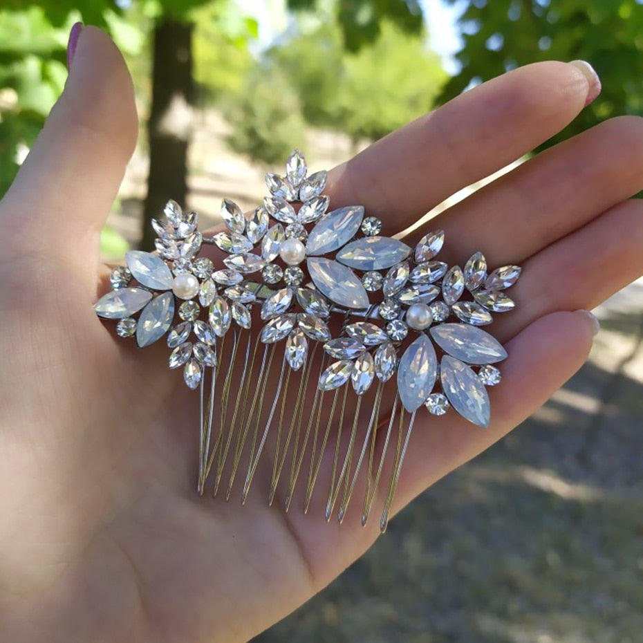 Diferentes accesorios para novia hechos a mano