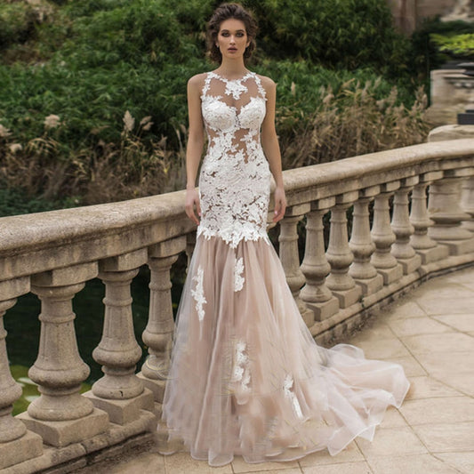 Vestido de novia Sirena en tul con apliques de encaje, sin manga