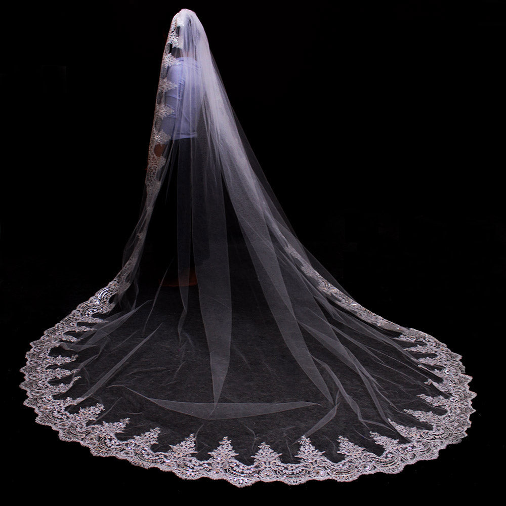 Mantilla para novia con aplique de encaje