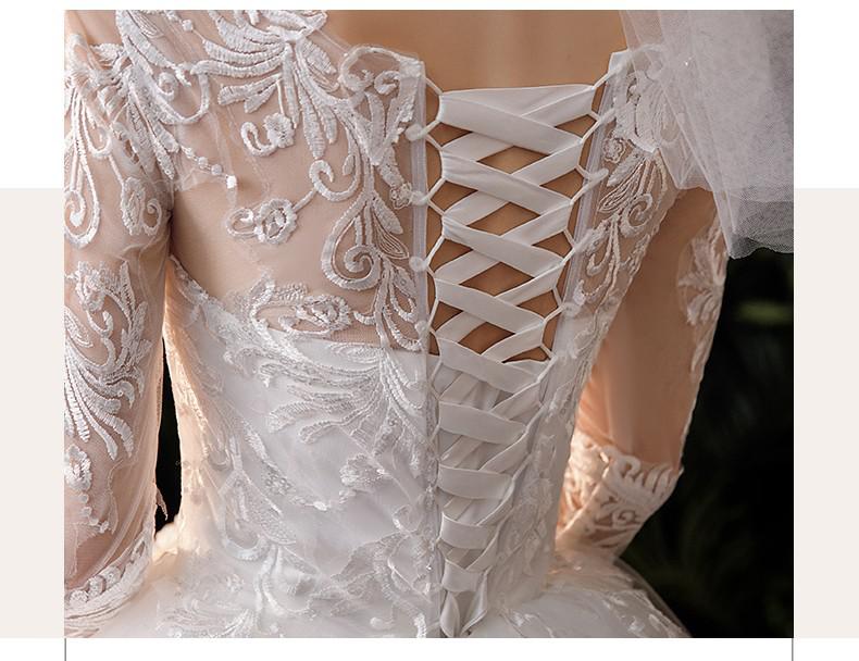 Vestido de novia elegante de tres cuartos en manga, de encaje bordado, escote corazón