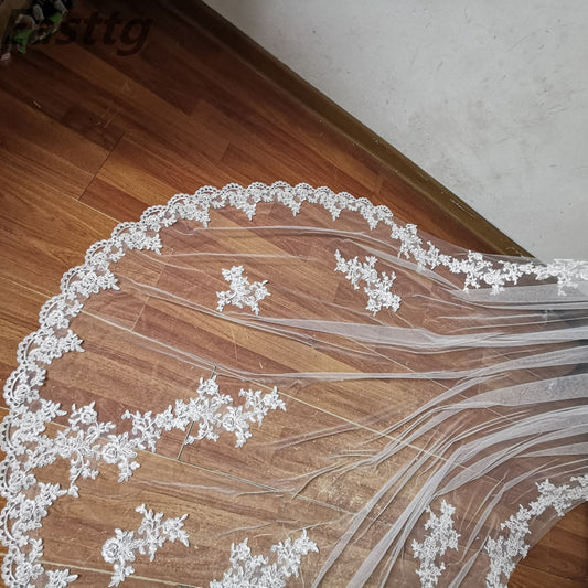 Mantilla para novia con apliques de encaje