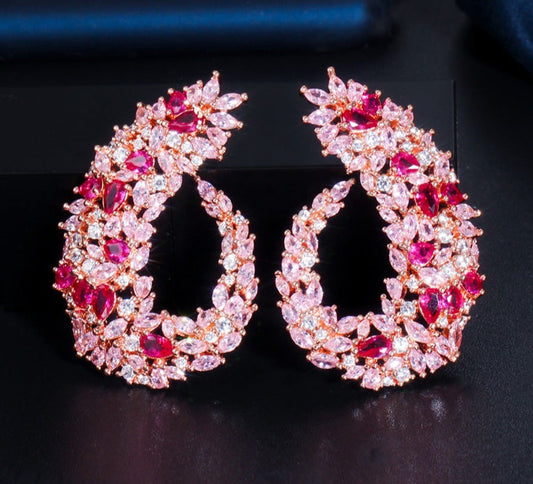 Elegantes aretes para novia en zirconias rosadas