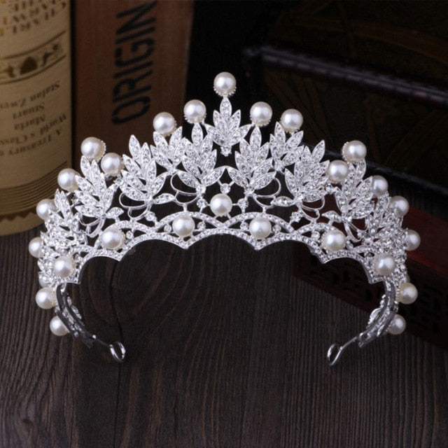 Gran variedad de tiaras y sets para novia