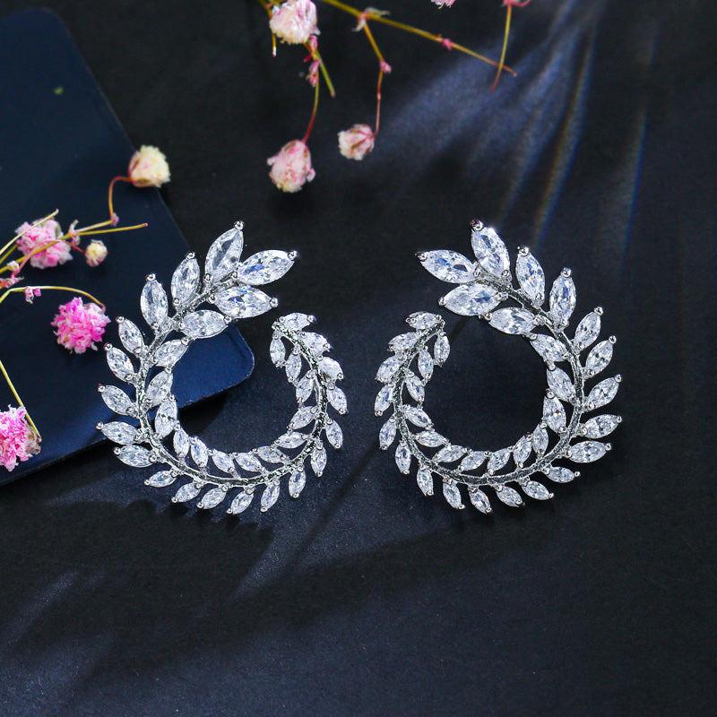 Conjunto de collar y aretes para novia en zirconias