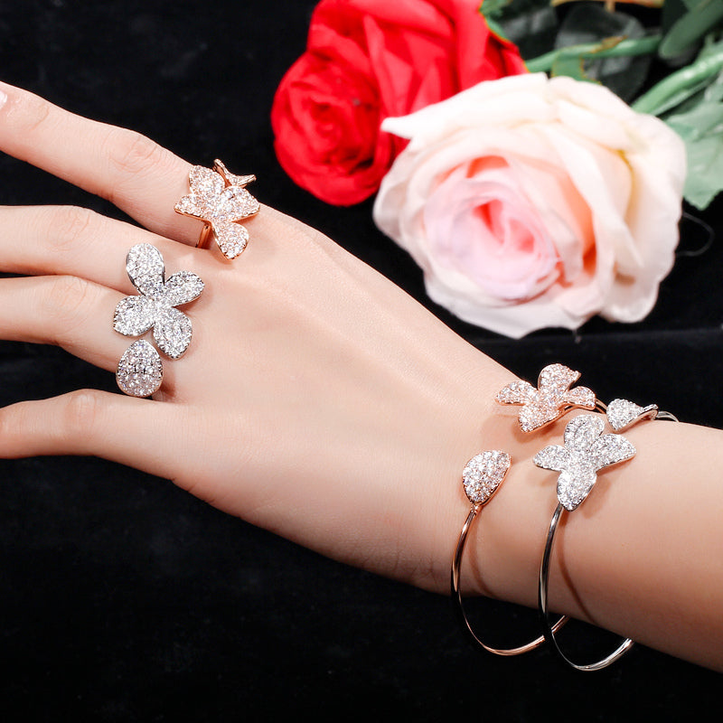 Hermoso set para novia de brazalete y anillo en oro rosado y plata